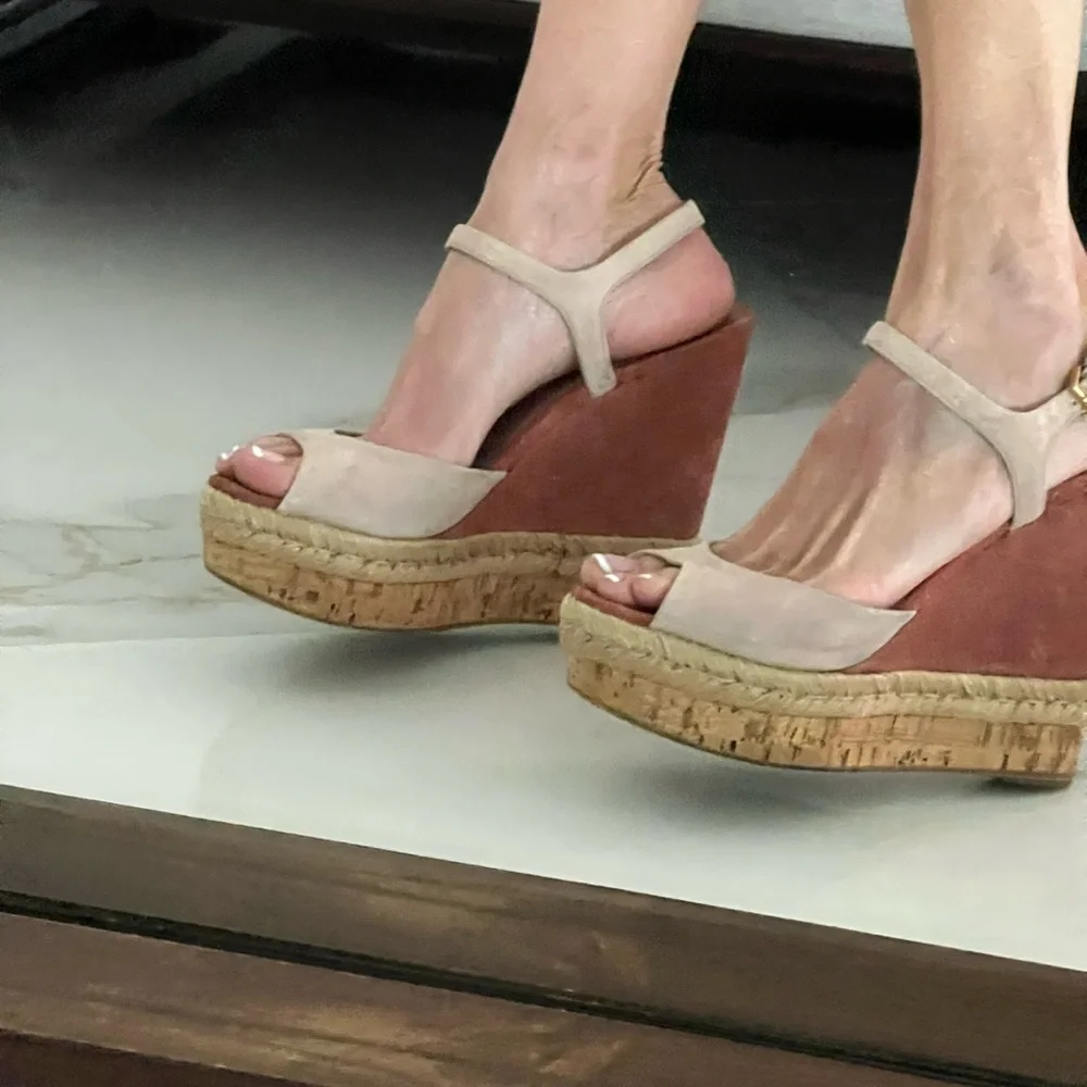 This are Gucci pink used shoes